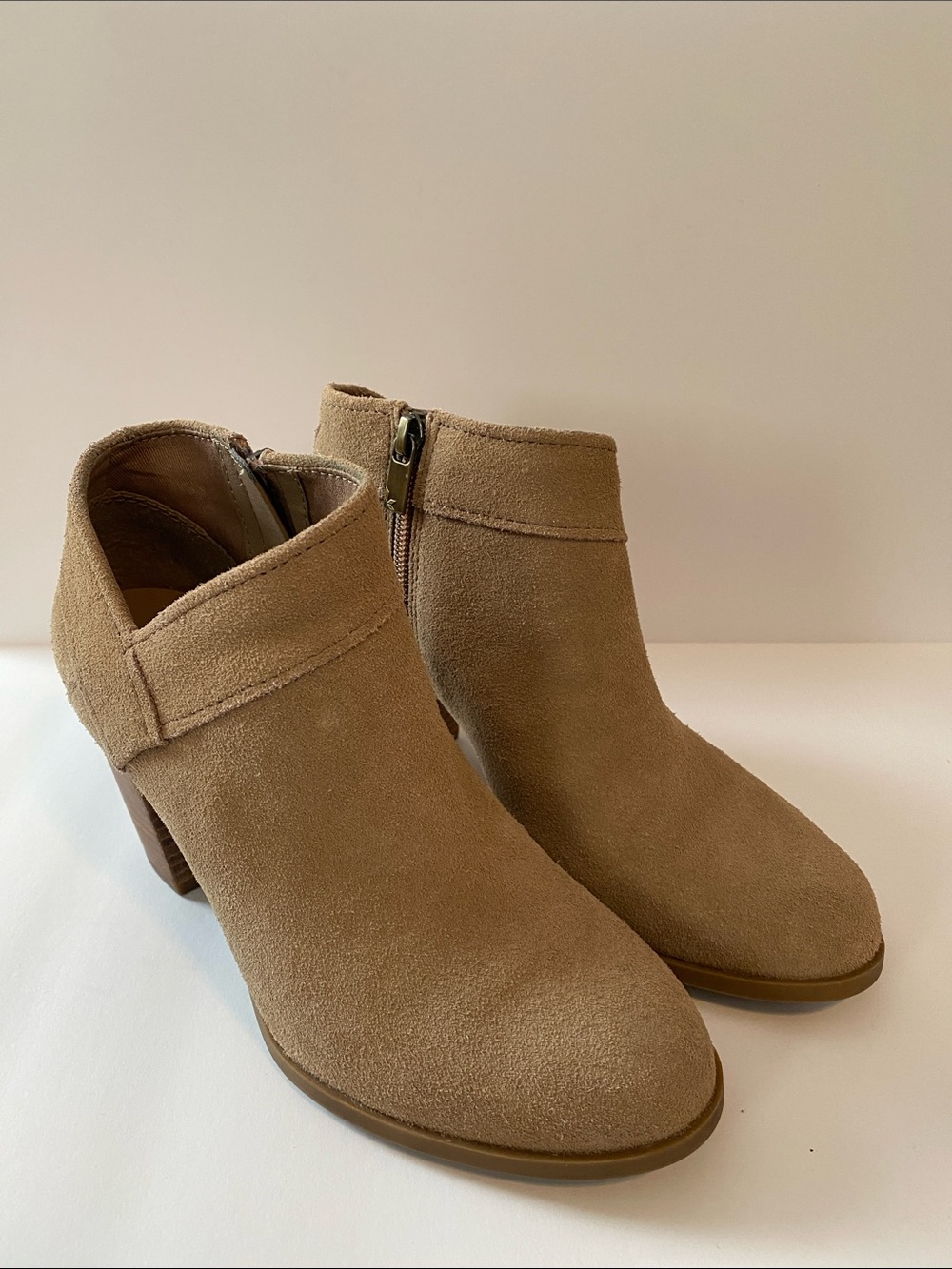 Koolaburra by UGG Women’s Tan Suede Ankle Booties 1105870
